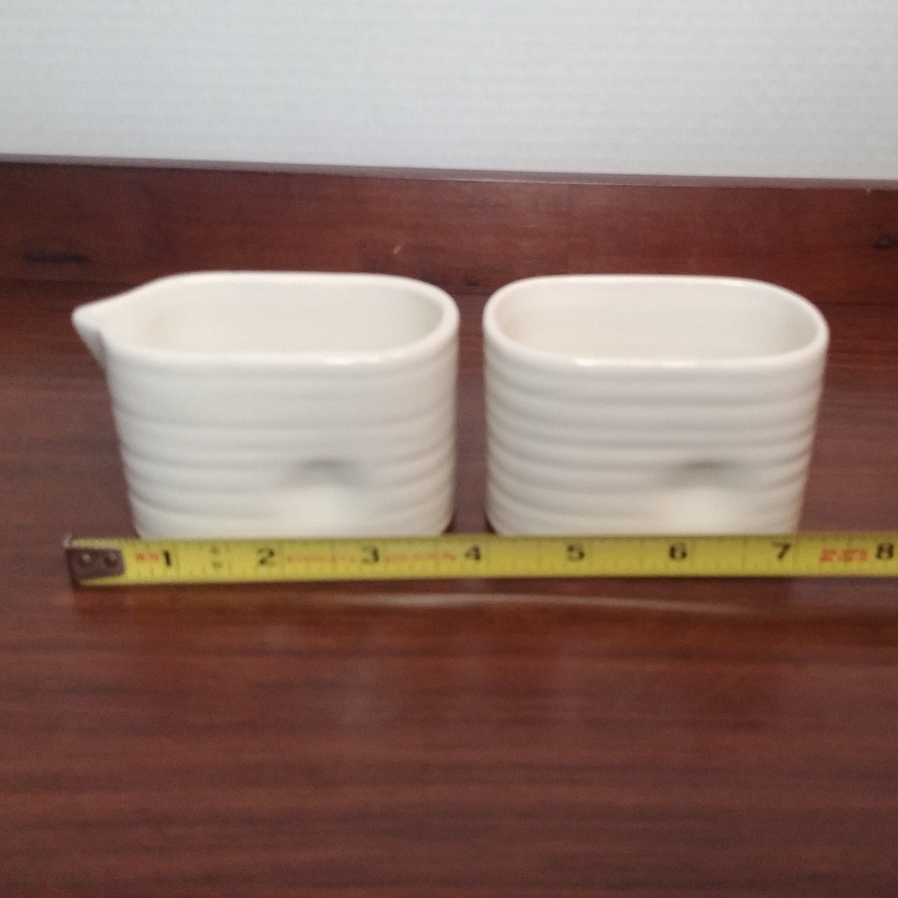 Minimalist Porcelain Creamer & Sugar Bowl - Picture 4 of 6